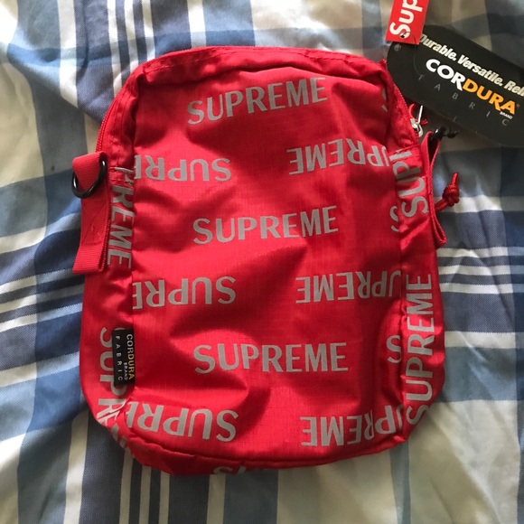Supreme SS16 Reflective Shoulder Bag. BRAND NEW - Picture 2 of 2